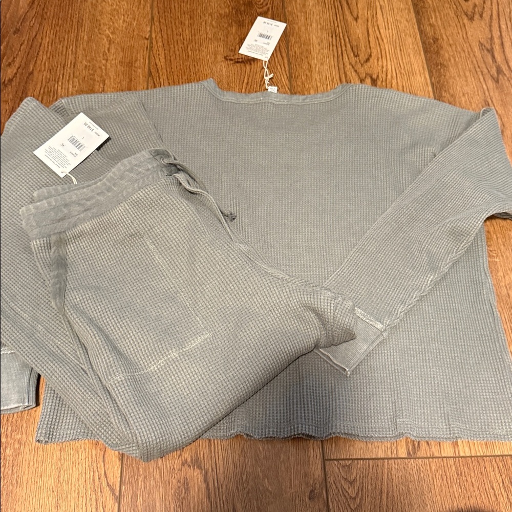 Splendid Heather Sage Waffle set. - pants and top NWT size large